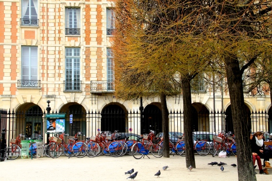 Bike parking in Place des Vosges