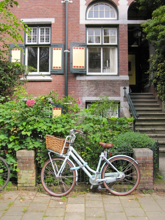 wicker basket Amsterdam bicycle