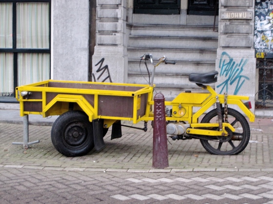 Julia Willard Falling Off Bicycles, Amsterdam bikes