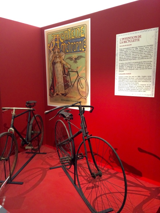 Julia Willard, Falling Off Bicycles, Parc  de Sceaux,  À bicyclette. Collection Robert Grandseigne - Emmanuel Déhan